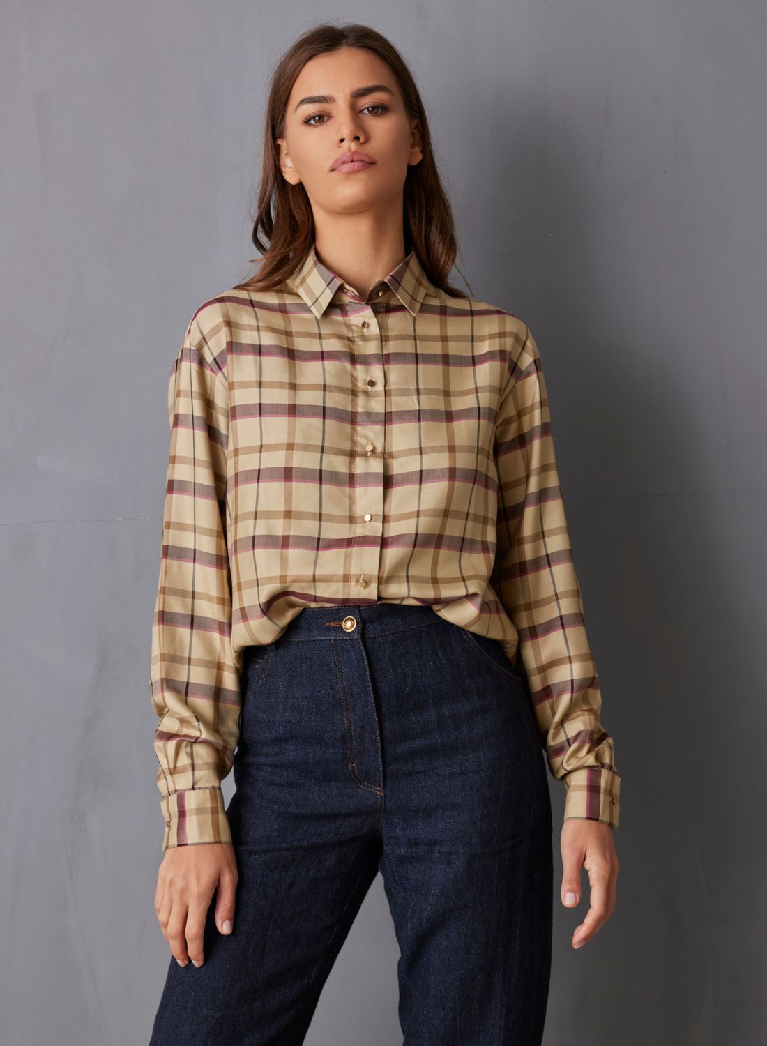 Kate buttoned shirt