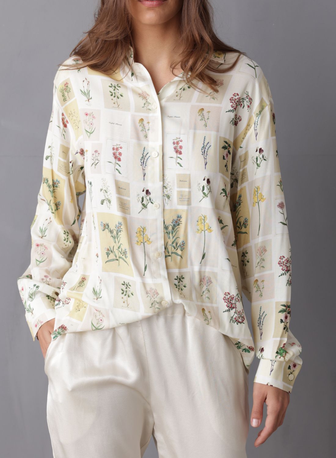 Kitty shirt with hand illustration flowers print