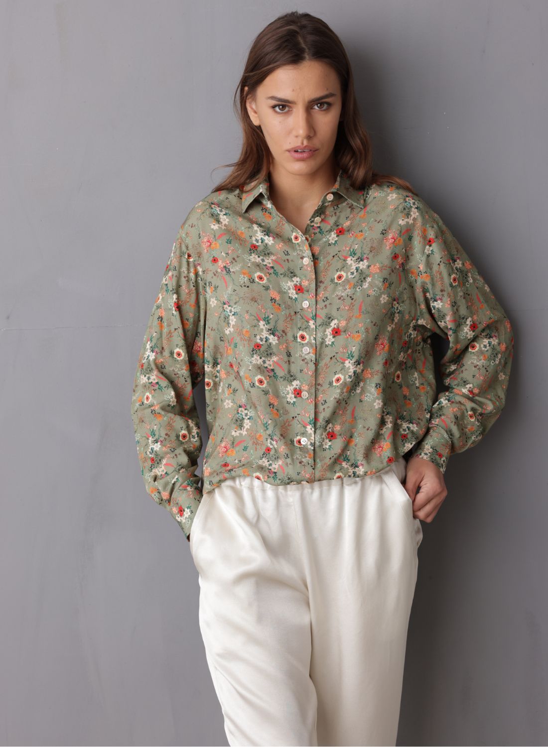 Kitty Shirt with floral print